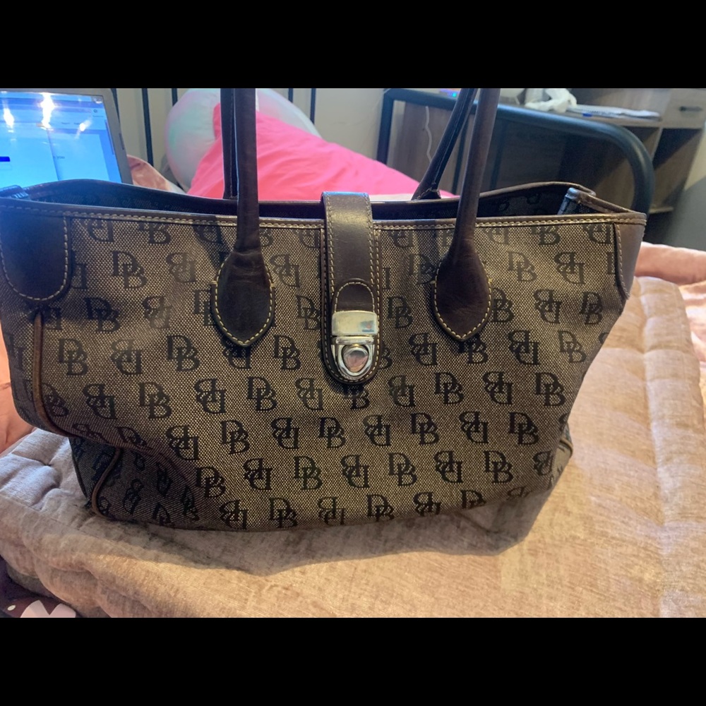 Classic Dooney & Burke shoulder bag